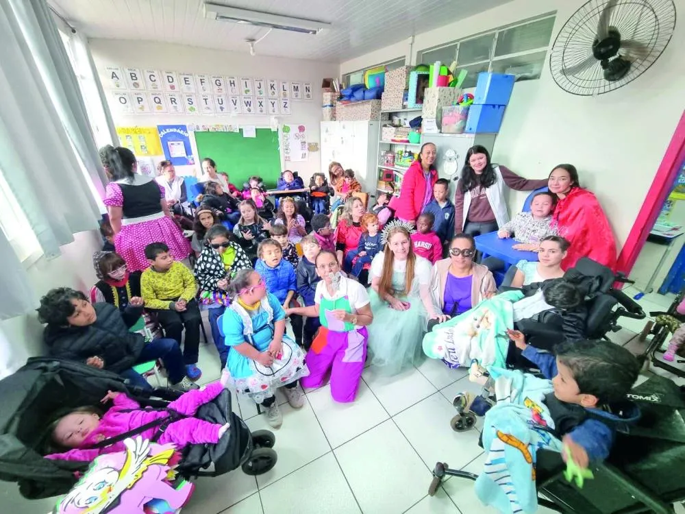 Quem cuida de quem cuida? Apae Cascavel amplia debate